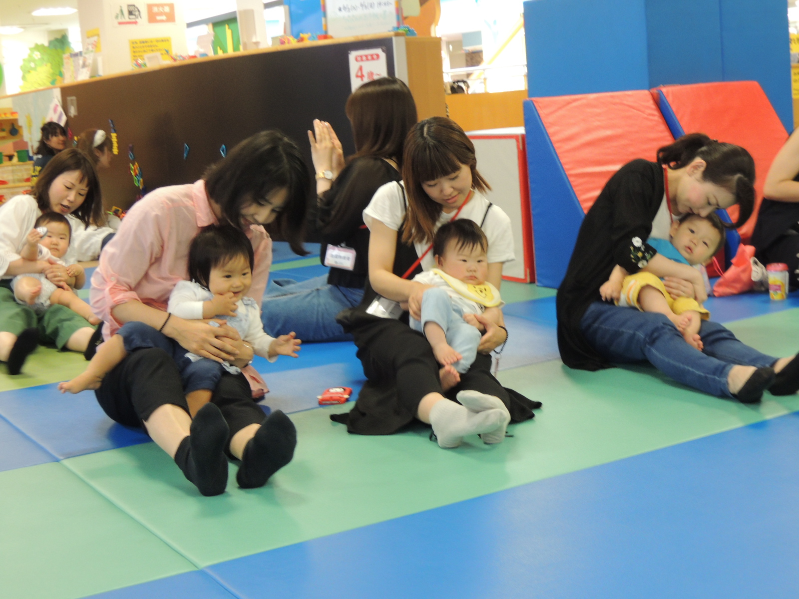 5月22日(火)赤ちゃんの日イベントのご報告「ハイハイレース」