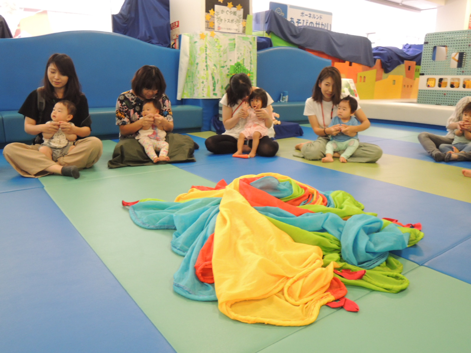 7月3日(火)　赤ちゃんの日「布あそび」イベントの報告