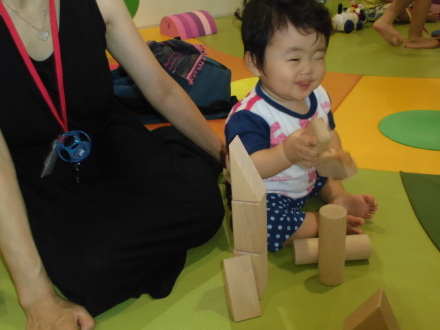 ベビーイベント「積み木あそび！」
