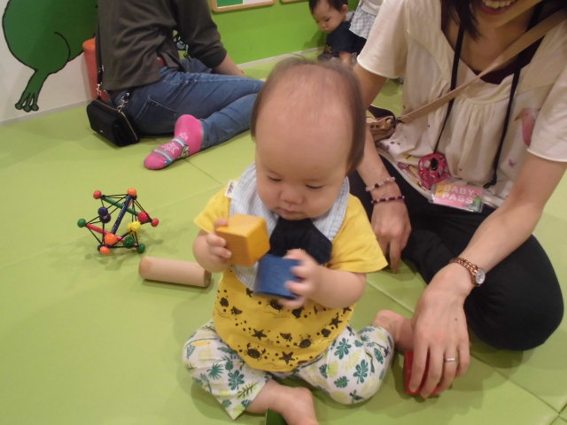 ベビーイベント「積み木であそぼう！」