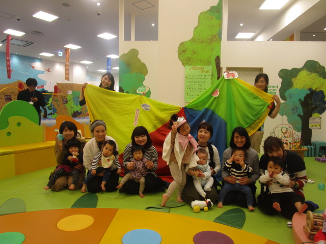 赤ちゃんの日♪パラバルーンであそぼう！