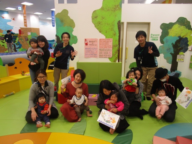 赤ちゃんの日♪手形であそぼう
