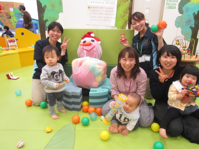 赤ちゃんの日♪ボールで遊ぼう