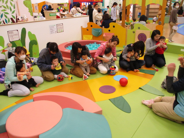 赤ちゃんの日♪からだであそぼう