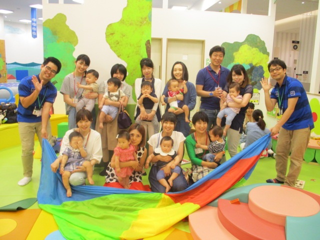 赤ちゃんの日♪パラバルーンであそぼう