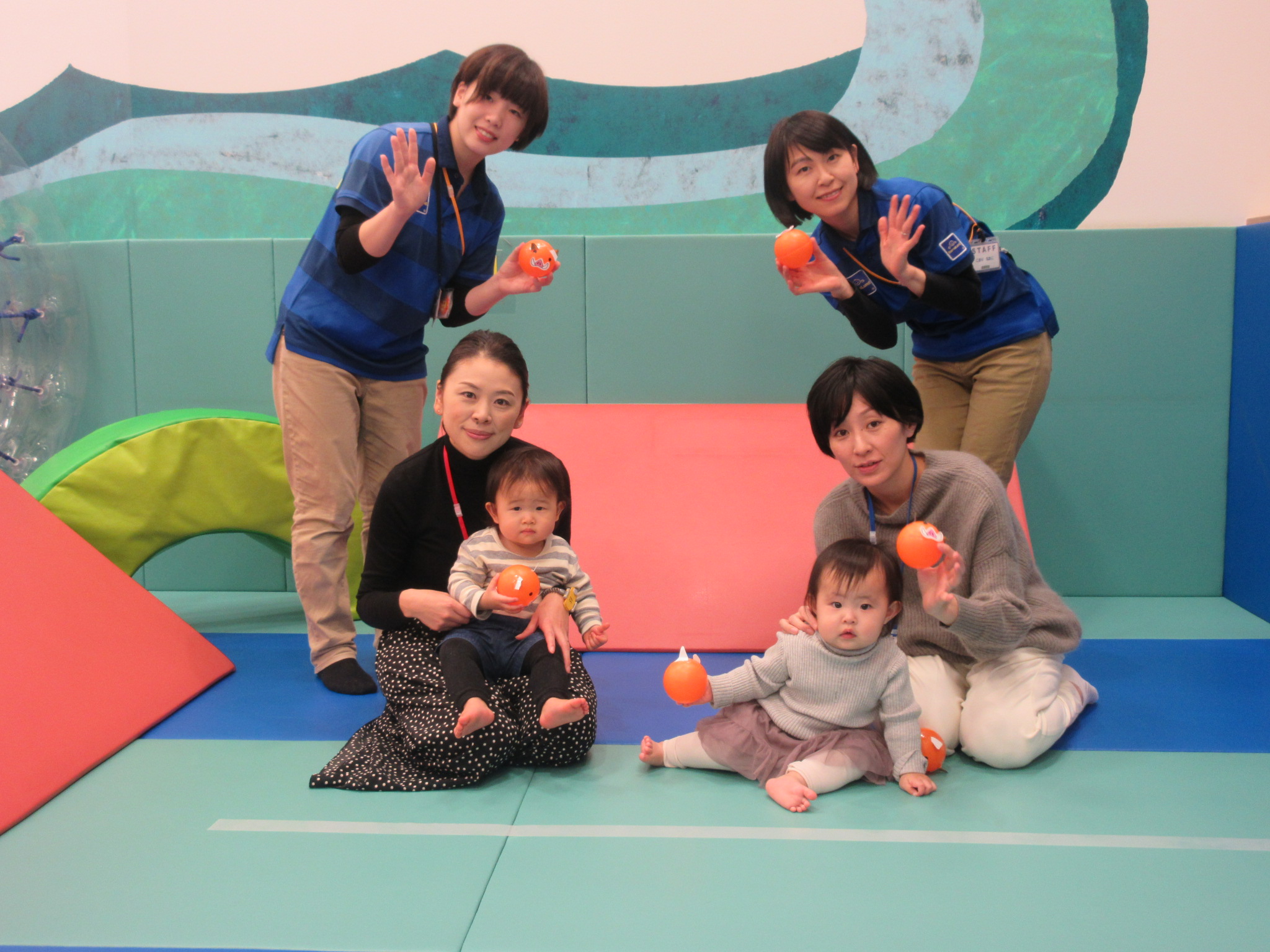 赤ちゃんの日♪ボールであそぼう！
