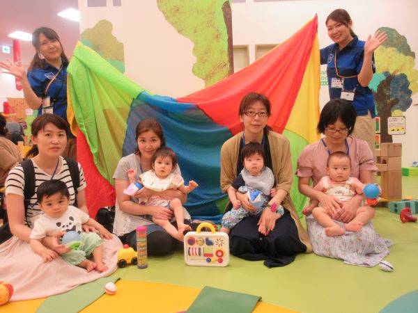 赤ちゃんの日♪パラバルーンであそぼう