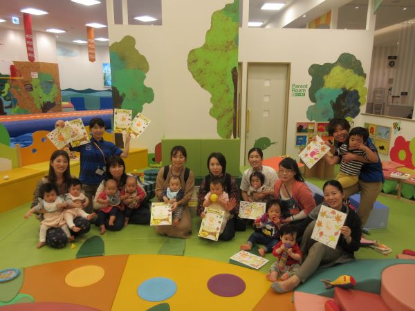 赤ちゃんイベント♪手形であそぼう