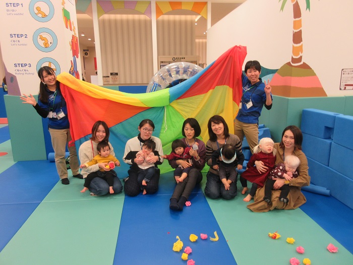赤ちゃんイベント♪パラバルーンであそぼう