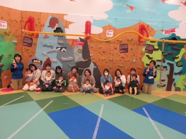 赤ちゃんイベント♪ハイハイレース