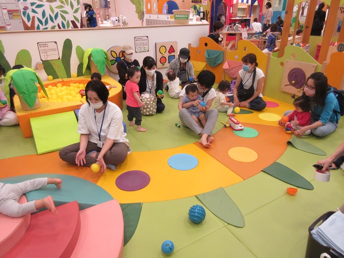 赤ちゃんイベント♪パラバルーンであそぼう　