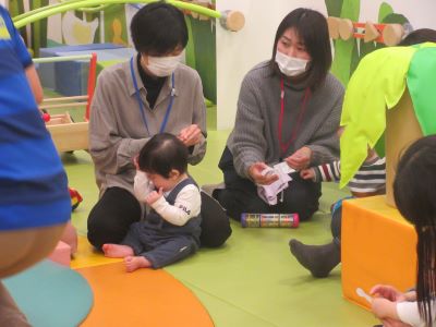 赤ちゃんイベント♪パラバルーンであそぼう