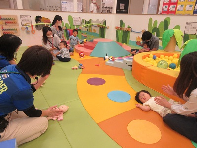 赤ちゃんイベント♪トランポリンで遊ぼう　