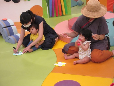 赤ちゃんイベント♪ボールで遊ぼう
