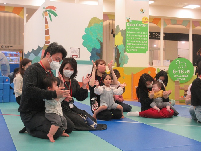 赤ちゃんイベント♪ イースターハイハイレース🥚