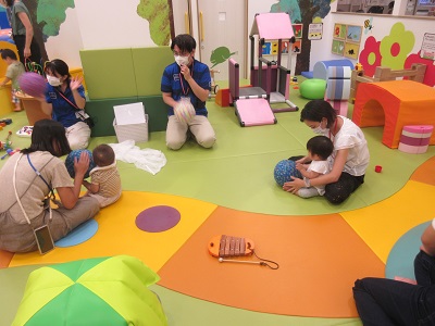 赤ちゃんイベント♪　ボールであそぼう