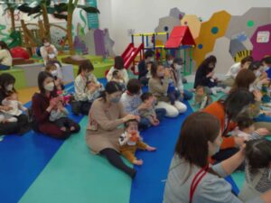 赤ちゃんイベント♪ 　はるのハイハイレース🌸