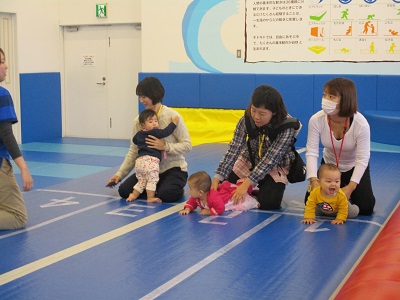 赤ちゃんの日　ハイハイレースINキドキド！