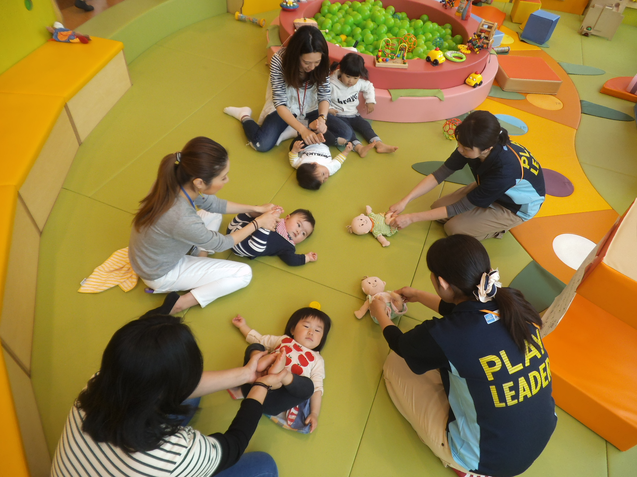 赤ちゃんの日「ふれあいあそび」