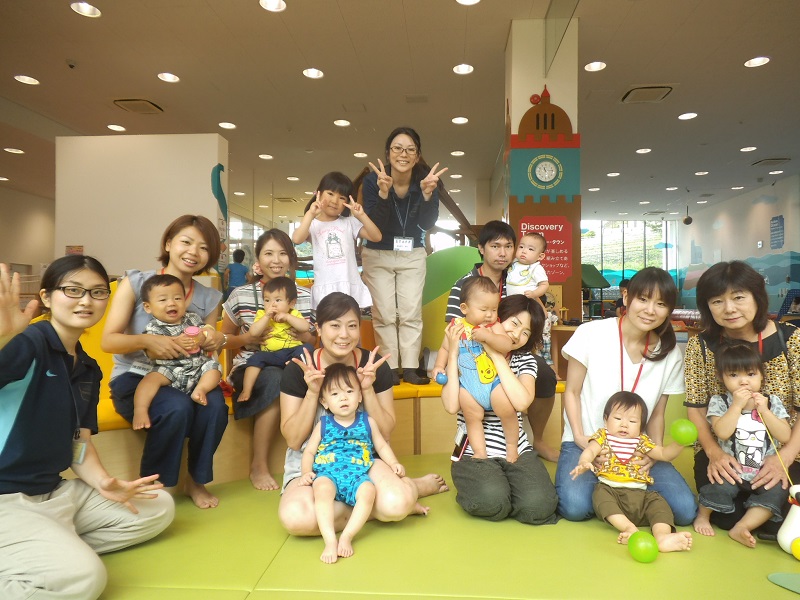 赤ちゃんの日「からだあそび」