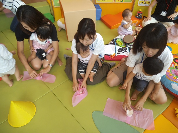 赤ちゃんの日「クラフトあそび」