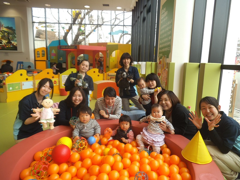 赤ちゃんの日「からだあそび」