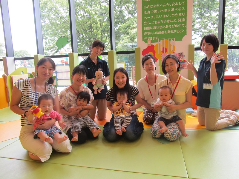赤ちゃんの日「タオルあそび」