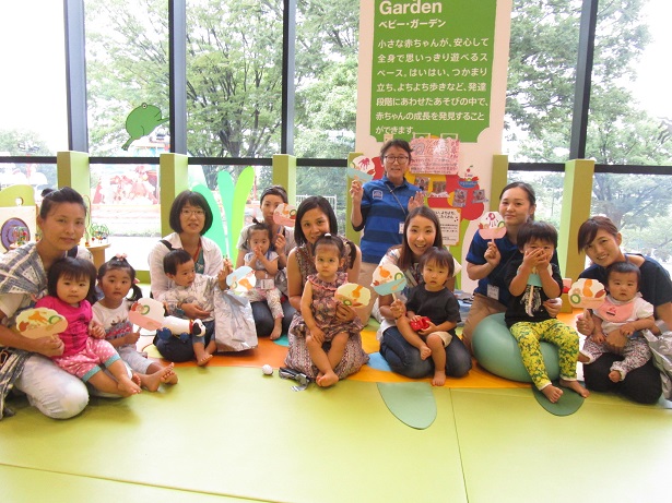 赤ちゃんイベント『うちわをつくろう！』