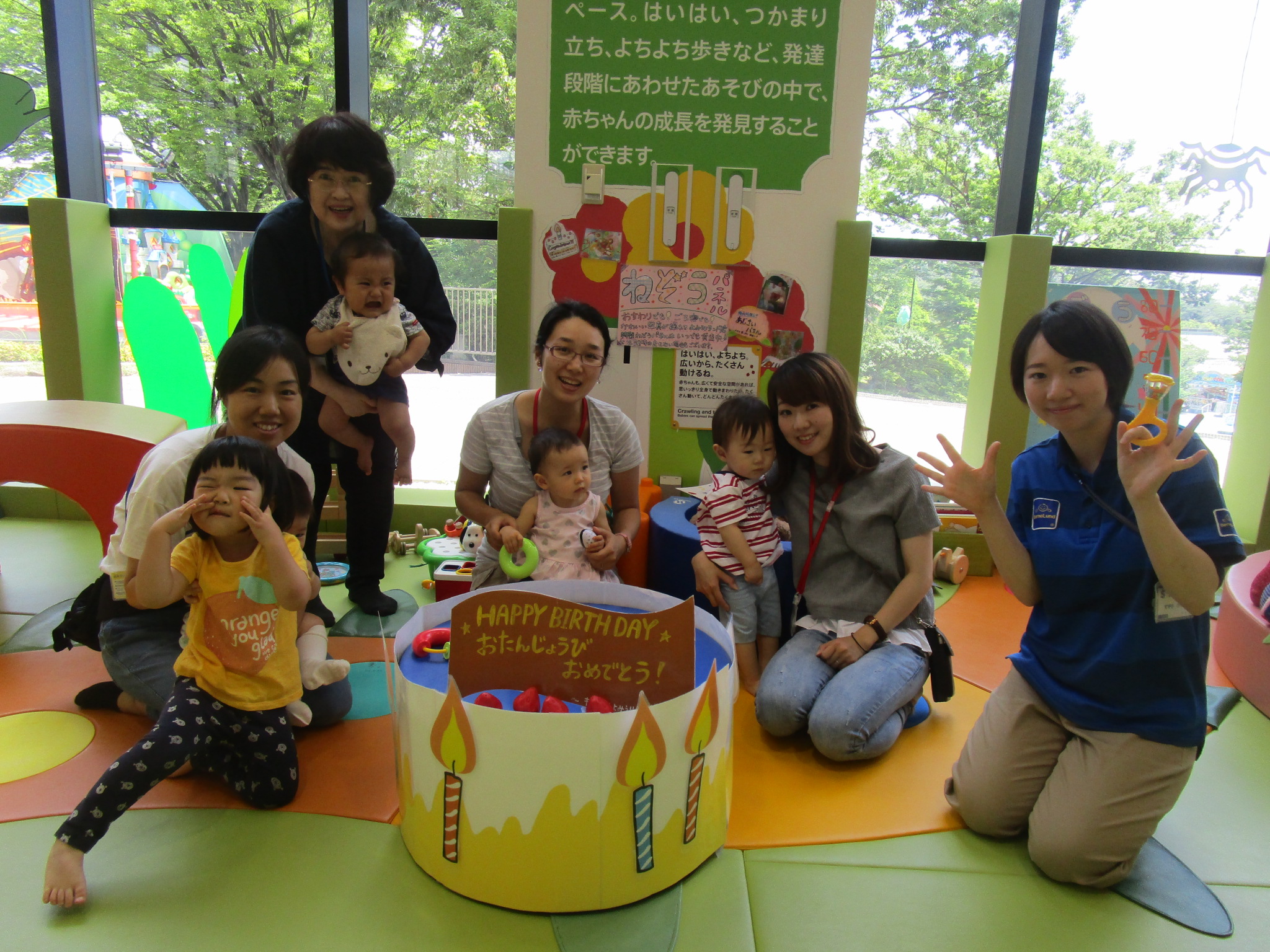 赤ちゃんイベント『１歳のお誕生日会』／『ハイハイレース』