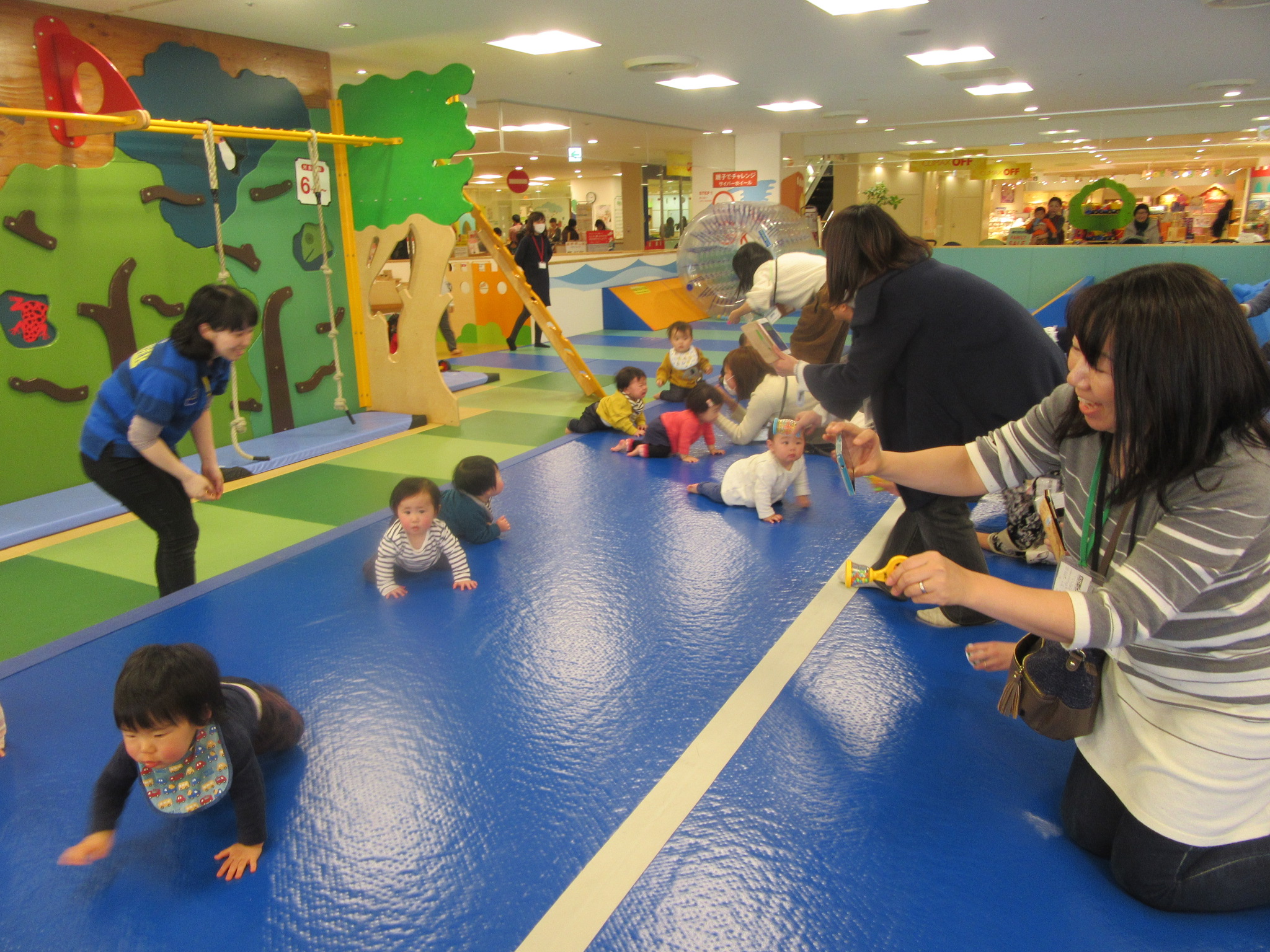 大人気！ハイハイレース開催しました！