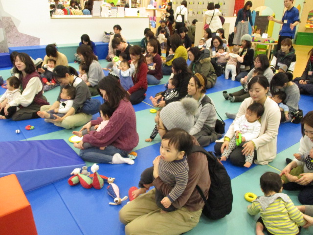 2月14日(木)大人気イベント・ハイハイレースを行いました!